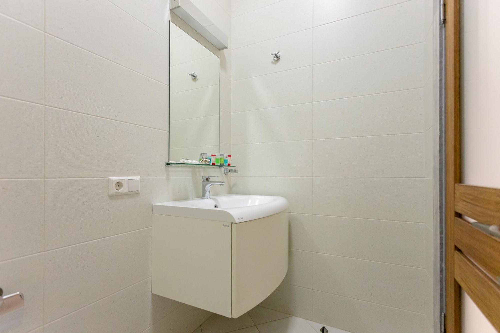 Serviced Apartment On Rustaveli Avenue 9 Tbilisi Esterno foto