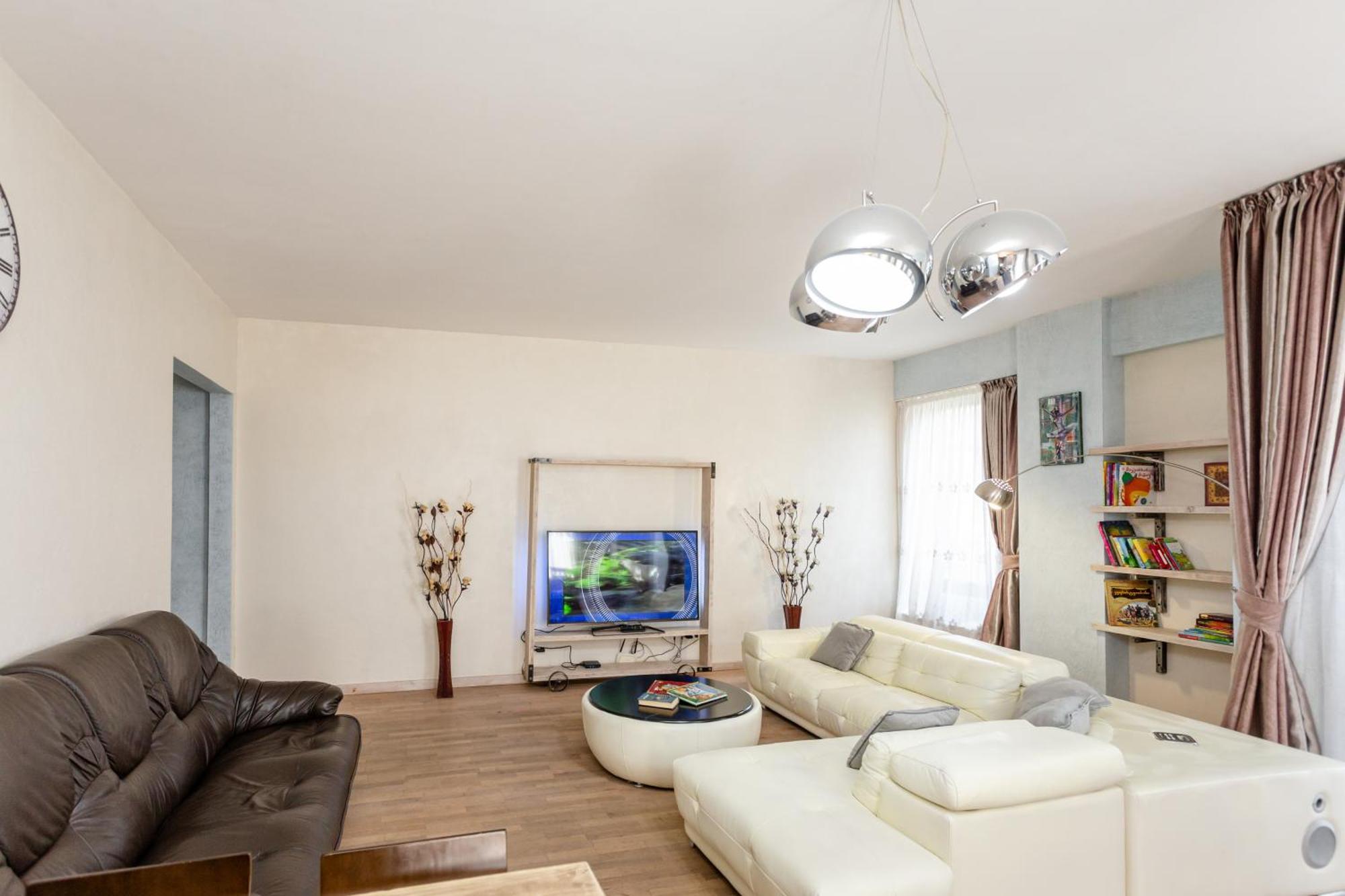Serviced Apartment On Rustaveli Avenue 9 Tbilisi Esterno foto