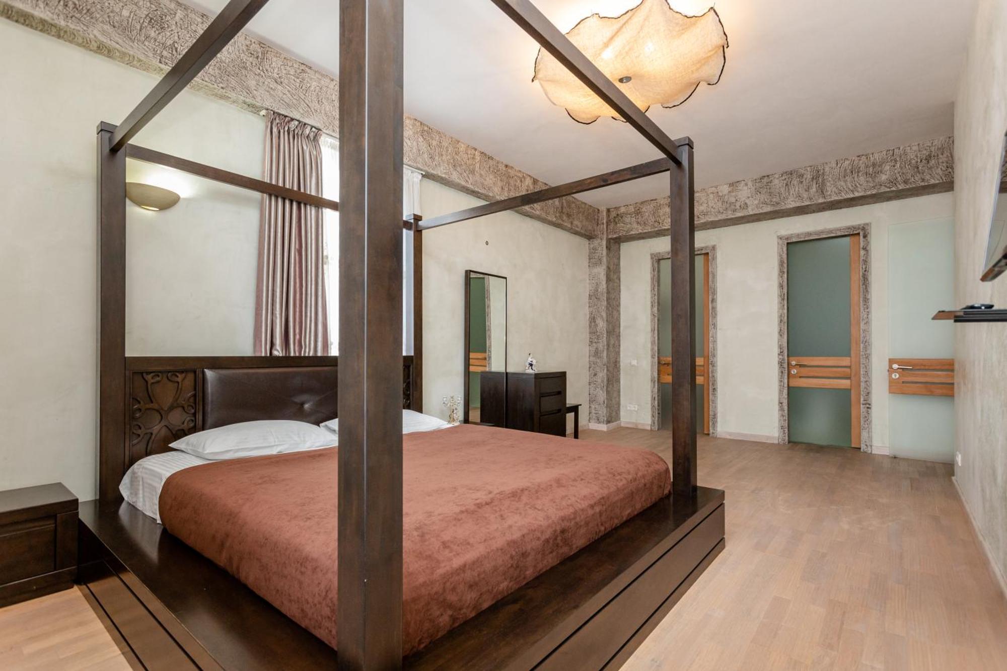 Serviced Apartment On Rustaveli Avenue 9 Tbilisi Esterno foto