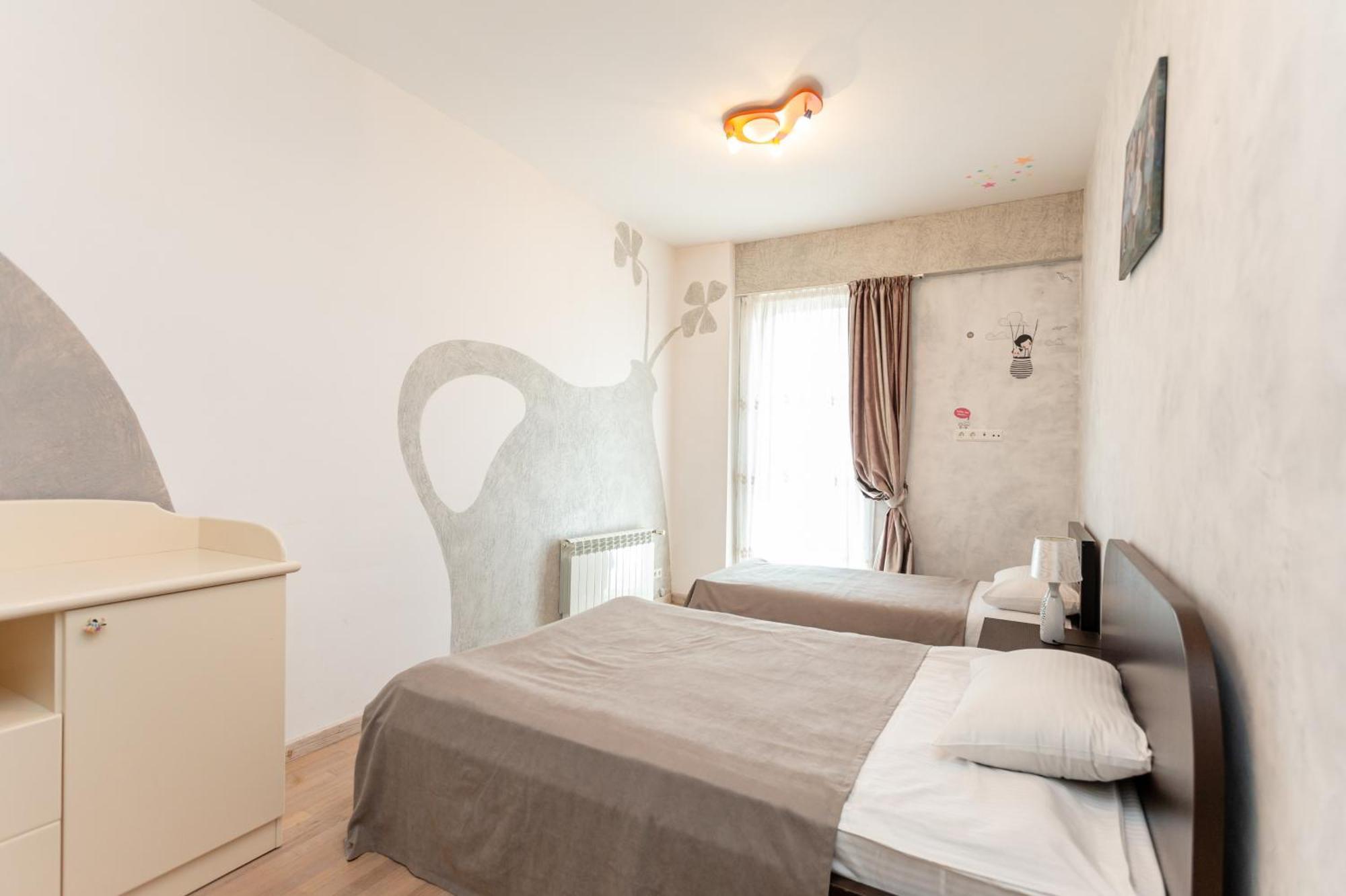 Serviced Apartment On Rustaveli Avenue 9 Tbilisi Esterno foto