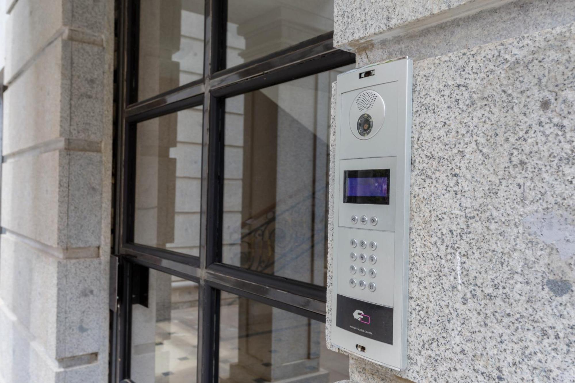 Serviced Apartment On Rustaveli Avenue 9 Tbilisi Esterno foto